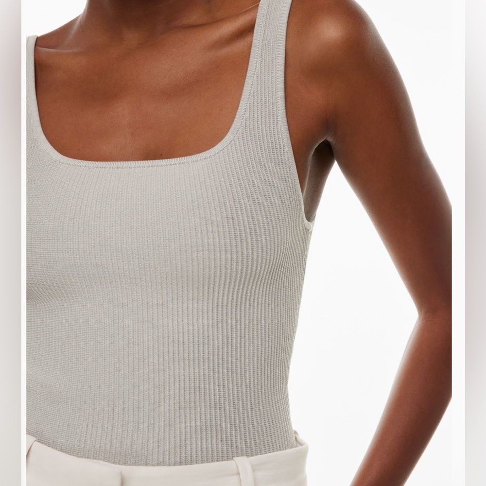 Babaton Sculpt Knit Squareneck Tank Medium